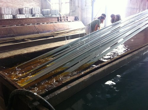 Angle Iron Quenched in Sodium Dichromate Solution for Chromate Passivation